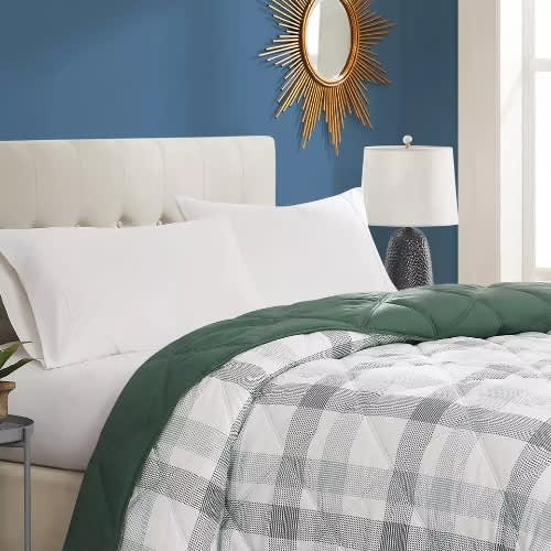 Season Collection Down Alternative Blanket Queen- Plaid Green. Home Office Garden | HOG-HomeOfficeGarden | online marketplace