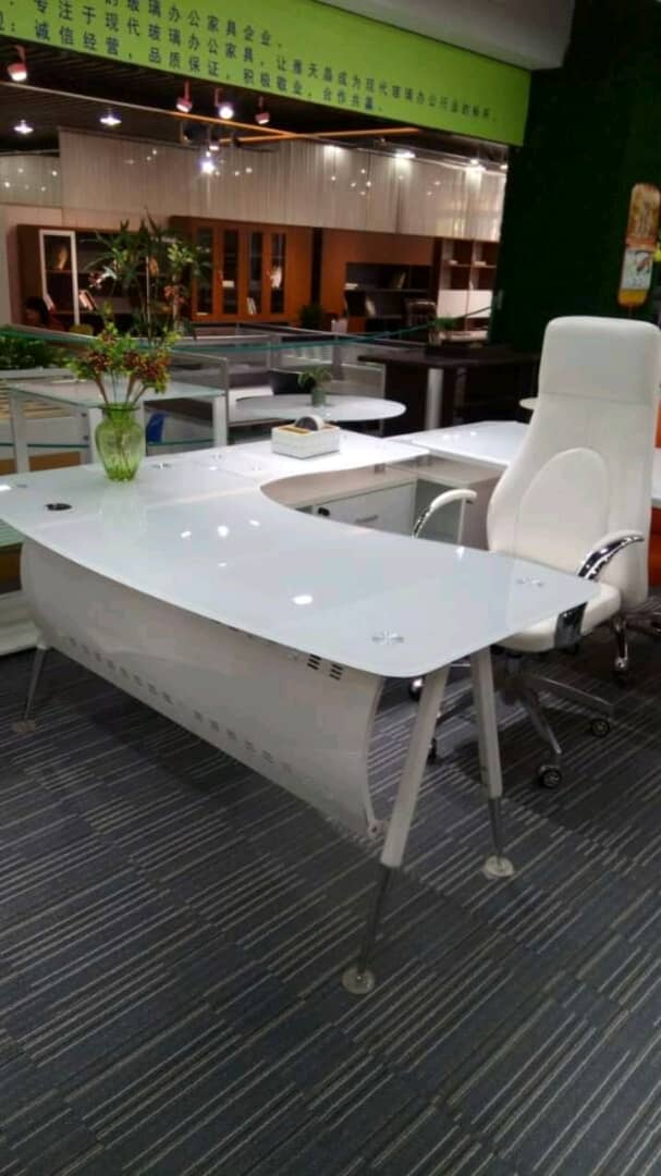 metre-glass-top-office-desk-white Home Office Garden | HOG-HomeOfficeGarden | HOG-Home.Office.Garden