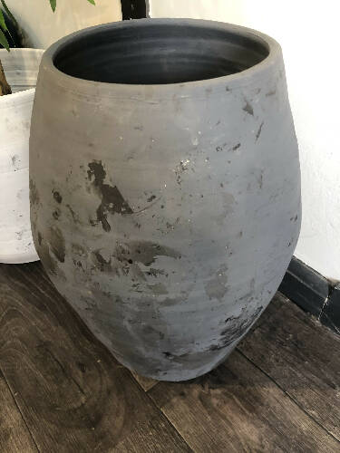 Grey And Black Pottery Pot. Home Office Garden | HOG-HomeOfficeGarden | online marketplace