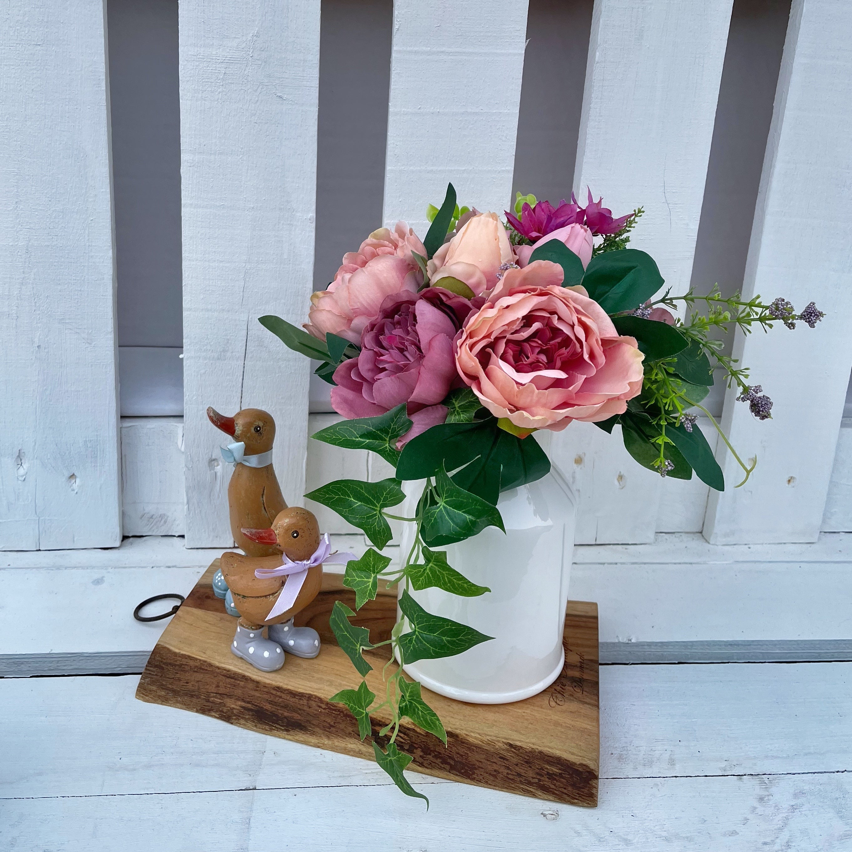 Flowers in White Ceramic Vase Home Office Garden | HOG-HomeOfficeGarden | online marketplace