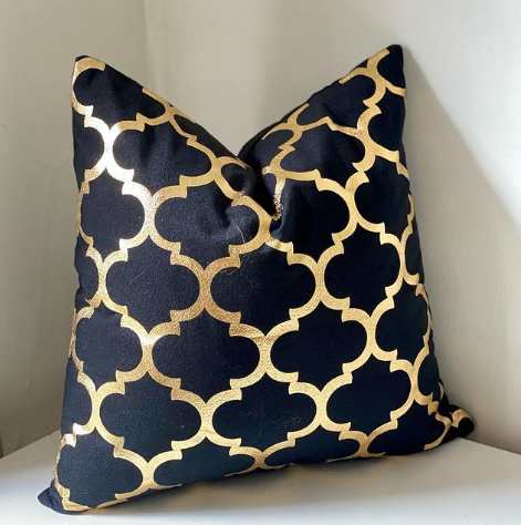 Black Quatrefoil Pattern on Gold Blend Pillow
