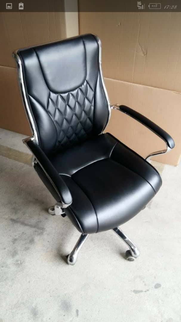 Black Swivel Leather Chair
