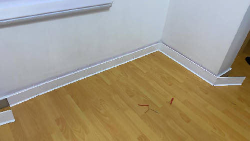 LAMINATED WOODEN FLOOR