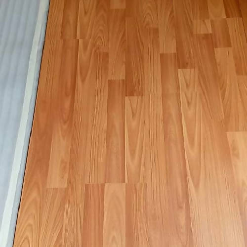 LAMINATED WOODEN FLOOR