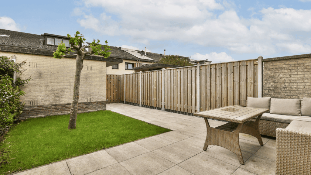 5 stunning outdoor styling ideas featuring Colorbond fencing and modern patio furniture sets