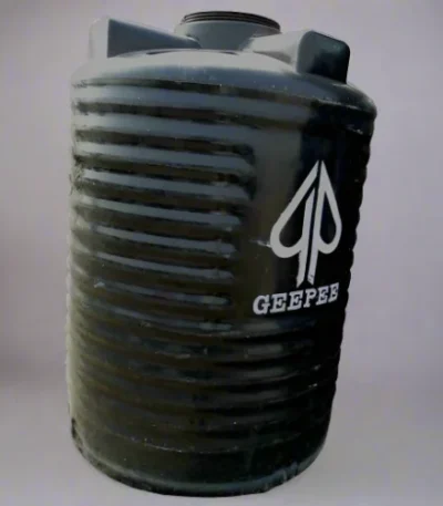 Geepee Hero 2000L water storage tank - product view