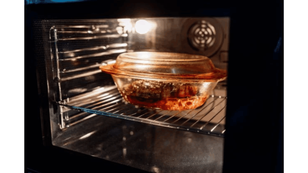 Easy oven cleaning guide showing how to remove grease, food residue, and baked-on stains for a clean and fresh oven.